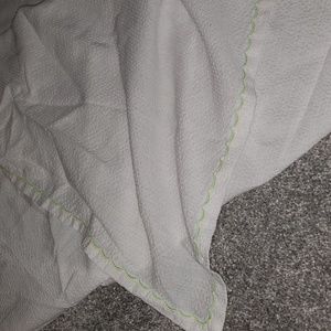 💙 Lightweight White Baby Blanket/ Swaddle #UU